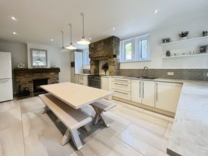 Kitchen- click for photo gallery